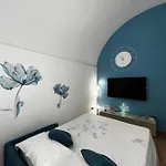 Oda ve Kahvaltı Dimora Nonno Ciccio 4*